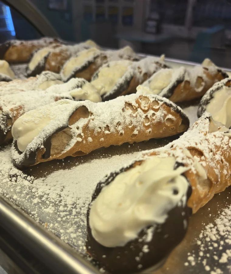 Fresh cannoli